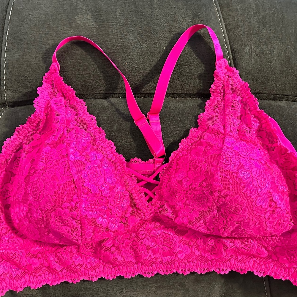 🆕  RARE MAGENTA XO FRONT LACE BRALETTE 🆕